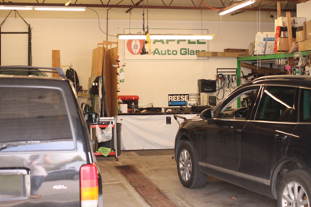 Apple Auto Glass | 494 The Parkway Unit 1, Peterborough, ON K9J 7L9, Canada | Phone: (705) 745-7772