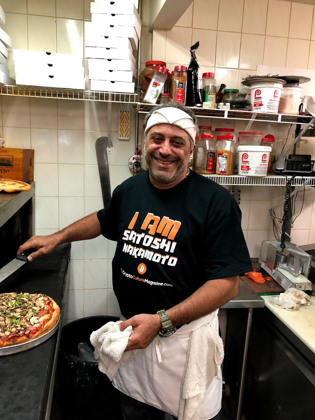 The Stromboli Inn | 614 1 Ave NE, Calgary, AB T2E 3S2, Canada | Phone: (403) 265-8680