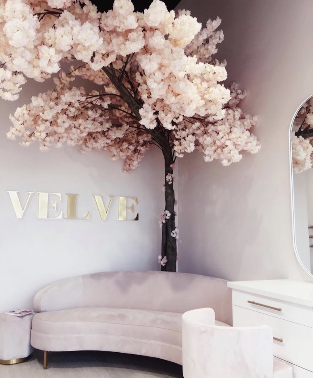 Velve Beauty Bar | 8099 Weston Rd Unit #27, Woodbridge, ON L4L 0C1, Canada | Phone: (437) 703-2400