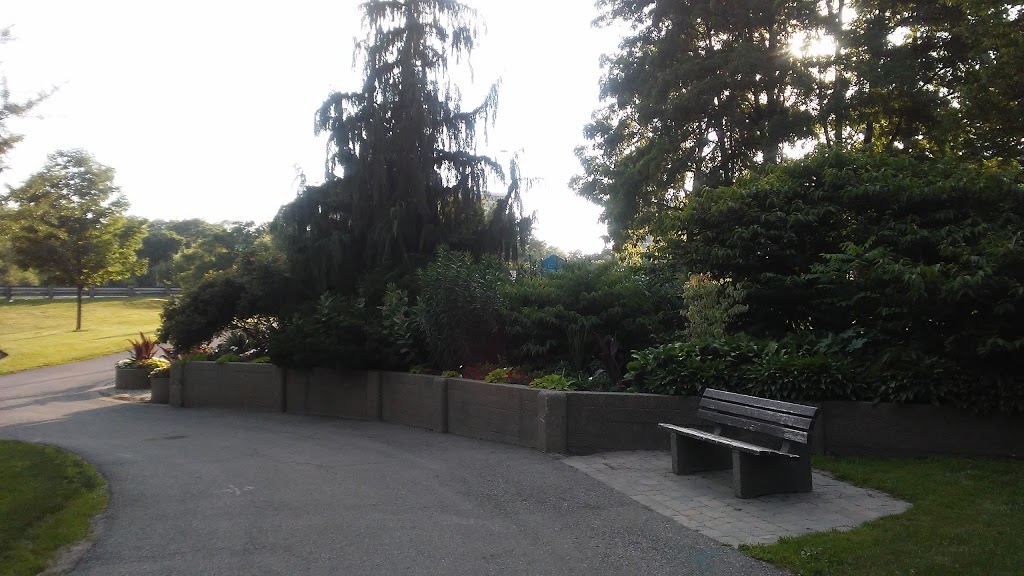 Charles F. Watson and Family Park | 26 Pine Tree Crescent, Brampton, ON L6W 1C8, Canada