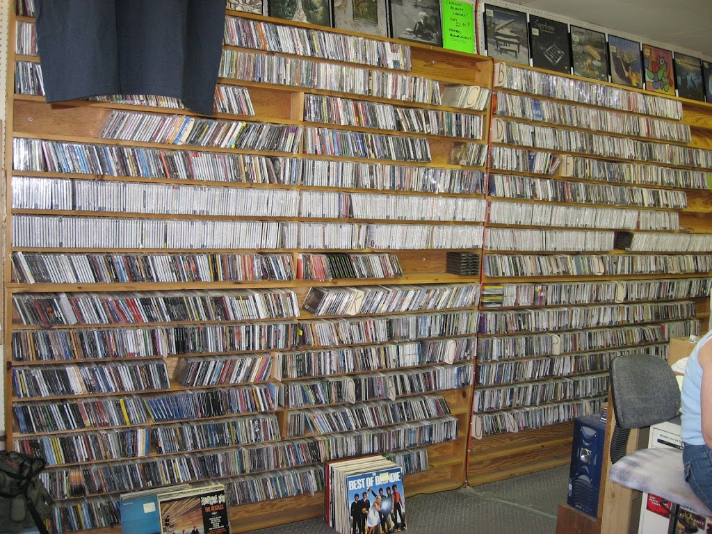 Records On Wheels | 34 King St E, Dundas, ON L9H 1B8, Canada | Phone: (905) 627-7706