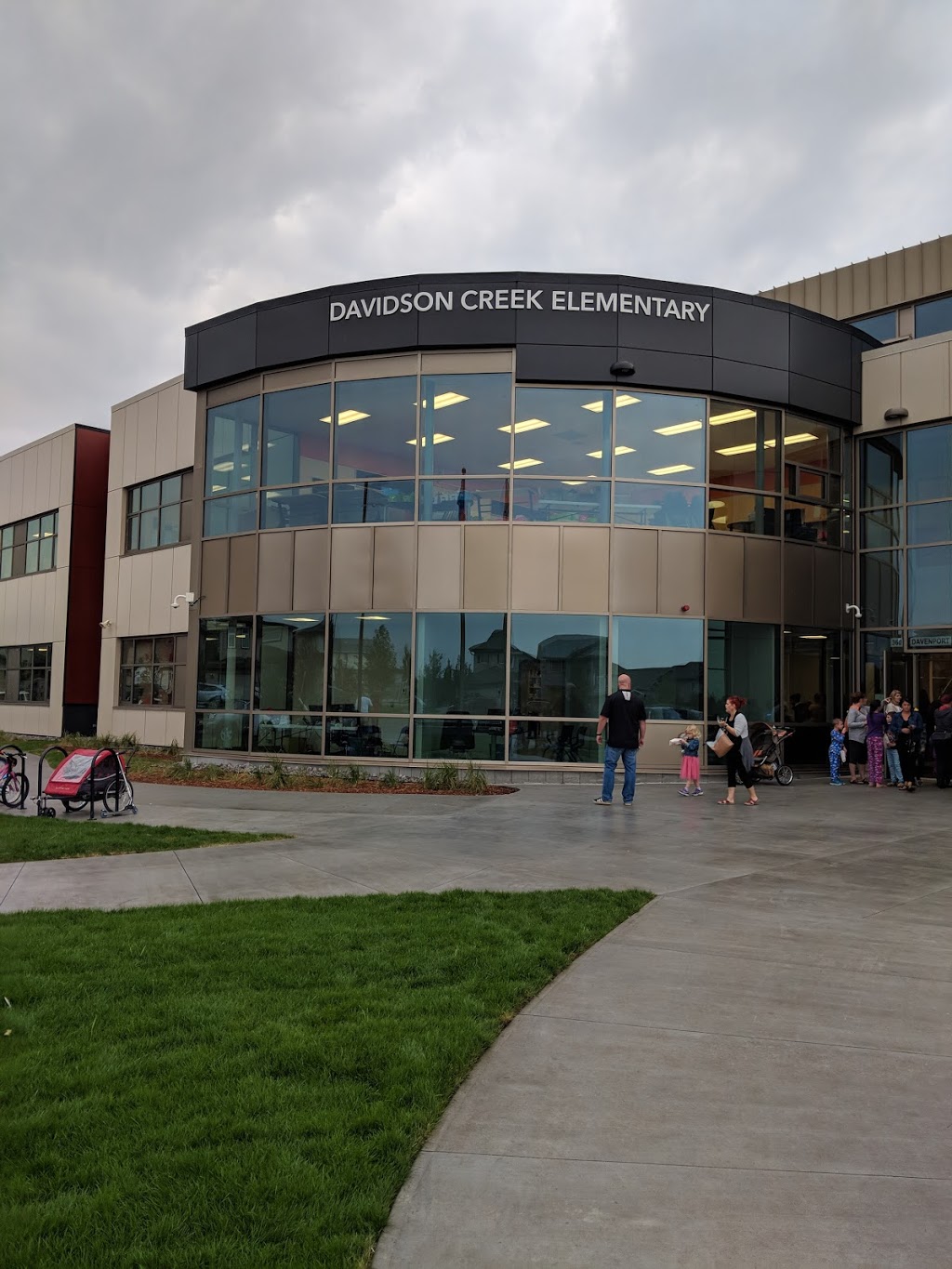 Davidson Creek Elementary School | 360 Davenport Dr, Sherwood Park, AB T8H 1Y1, Canada | Phone: (780) 467-5557