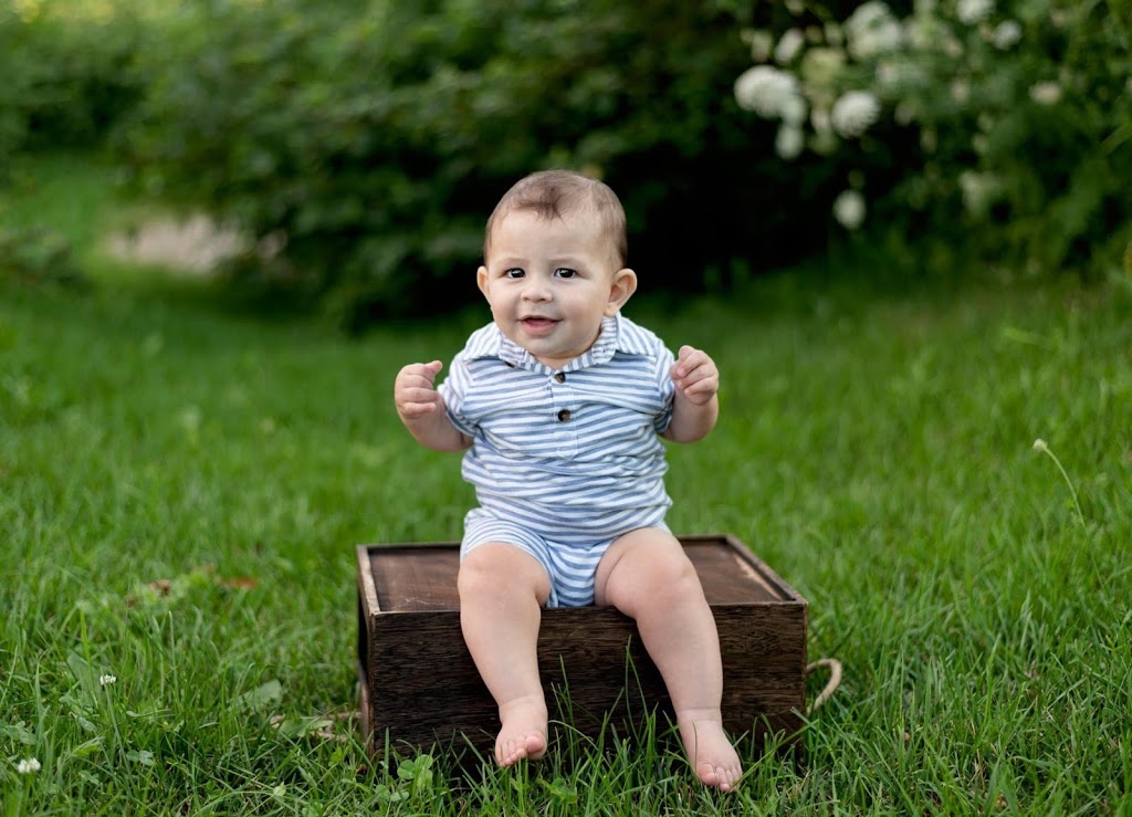 Giggles Newborn Studio | Asleton Blvd, Milton, ON L9T 7K3, Canada | Phone: (437) 989-3889