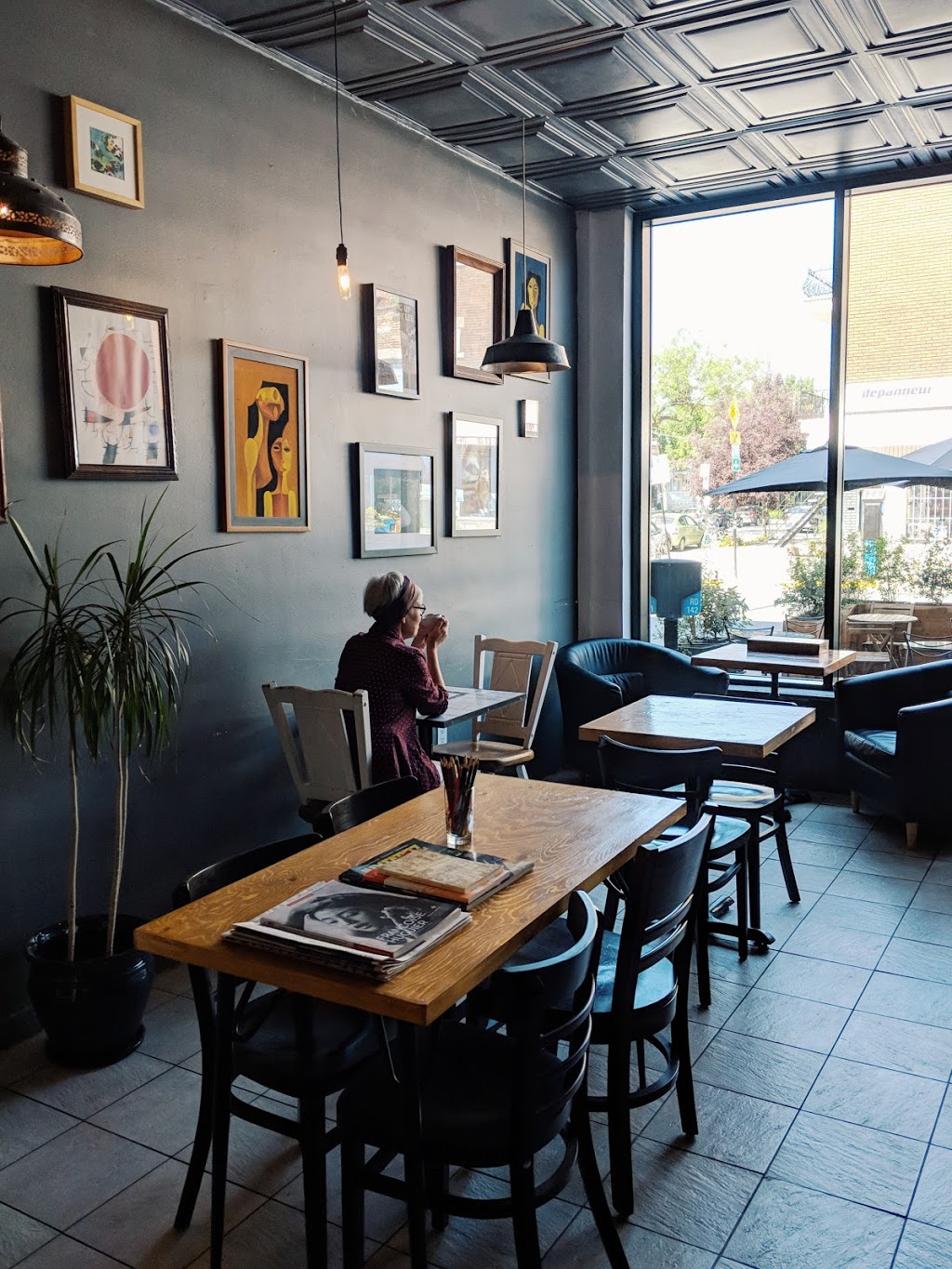 Café de la Roche | 1206 Rue Bélanger, Montréal, QC H2S 1H8, Canada | Phone: (514) 713-0708
