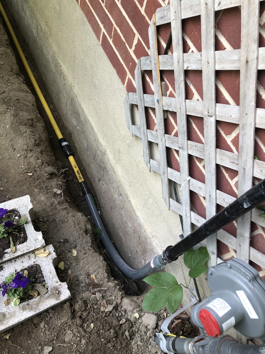 Mississauga Electrician, Heating & Gas Contractor | 5370 Longhouse Crescent, Mississauga, ON L5R 4A5, Canada | Phone: (647) 588-8120