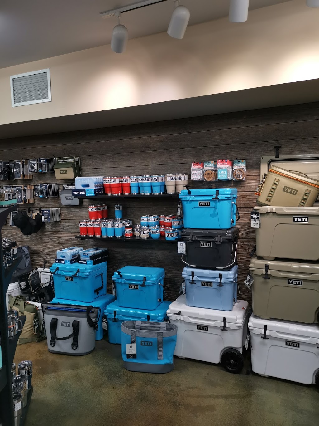 Woodys RV World - Calgary | 11700 29 St SE, Calgary, AB T2Z 3W9, Canada | Phone: (403) 258-2727