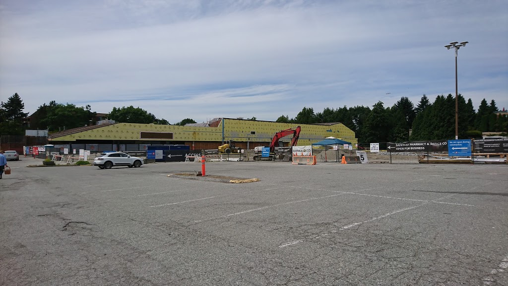 BC Liquor Stores | 158 - 4189 Yew St, Vancouver, BC V6L 0B4, Canada | Phone: (604) 660-1704