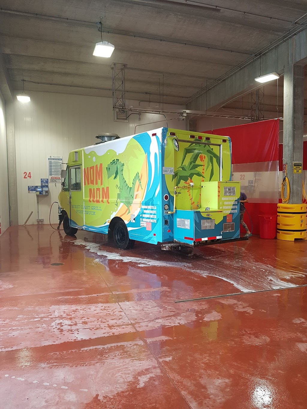 Saskatoon Wash World | 705 66th St, Saskatoon, SK S7P 0E4, Canada | Phone: (306) 242-4066