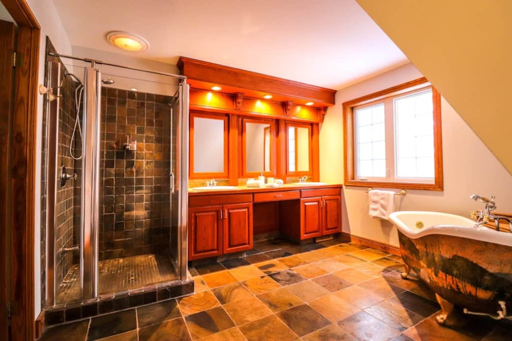 Chalet Chic Tipi & Spa | 1 Chem. des Outardes, Sainte-Anne-des-Lacs, QC J0R 1B0, Canada | Phone: (438) 886-6552