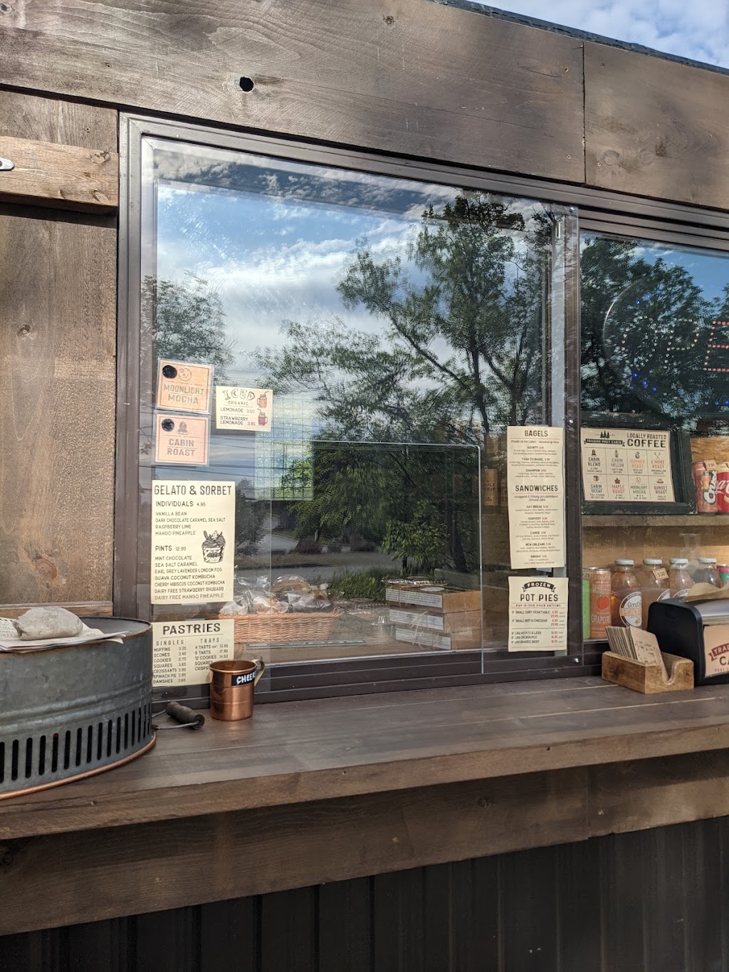 Coffee Cabin Outpost | 40 Lone Pine Rd, Port Severn, ON L0K 1S0, Canada | Phone: (705) 346-4772