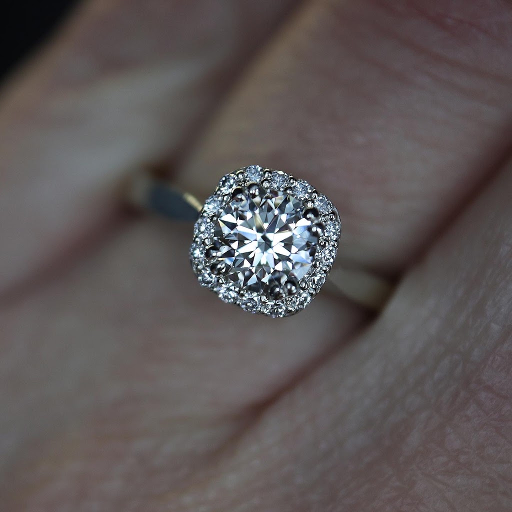 Diamond Gallery | 1-1735 Corydon Ave, Winnipeg, MB R3N 0K4, Canada | Phone: (204) 488-9813