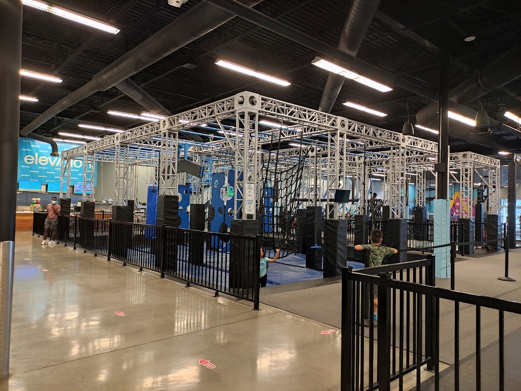 Elevation trampoline & amusement | 5850 Bd des Grandes-Prairies, Saint-Léonard, QC H1P 1A2, Canada | Phone: (514) 548-5050