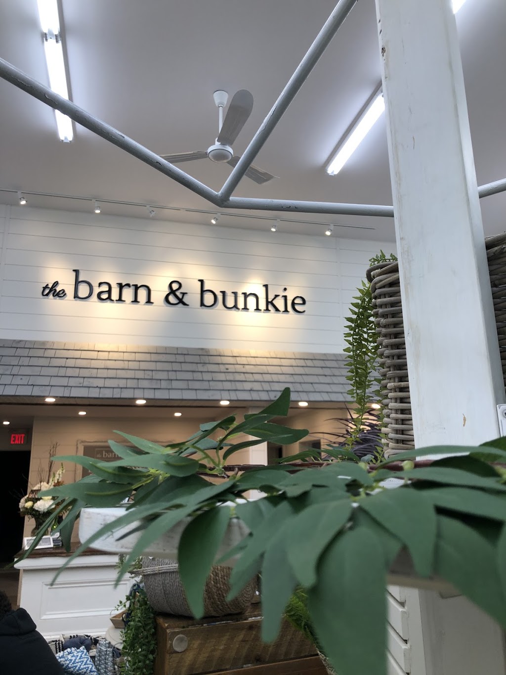 Barn and Bunkie | 41 Lindsay St, Fenelon Falls, ON K0M 1N0, Canada | Phone: (705) 887-0304