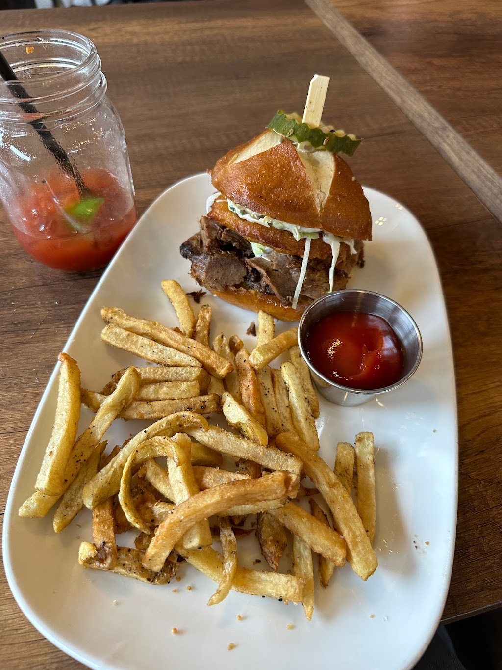 Shingle Mill Pub & Bistro | 6233 Powell Pl, Powell River, BC V8A 4S6, Canada | Phone: (604) 483-3545