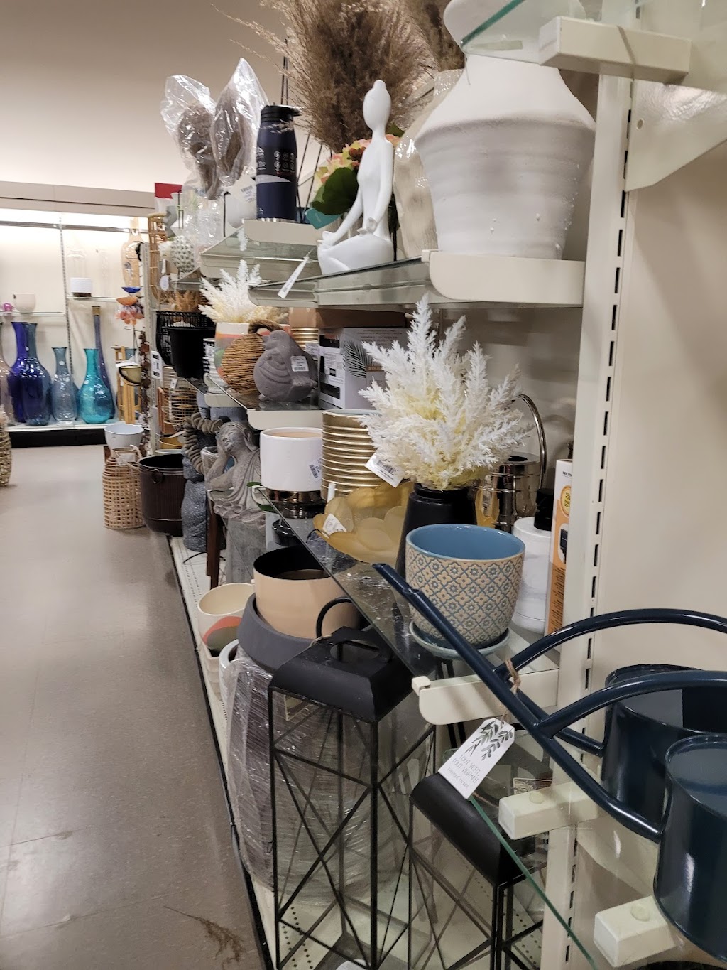 Winners & HomeSense | 12101 72 Ave, Surrey, BC V3W 2M1, Canada | Phone: (604) 501-0153