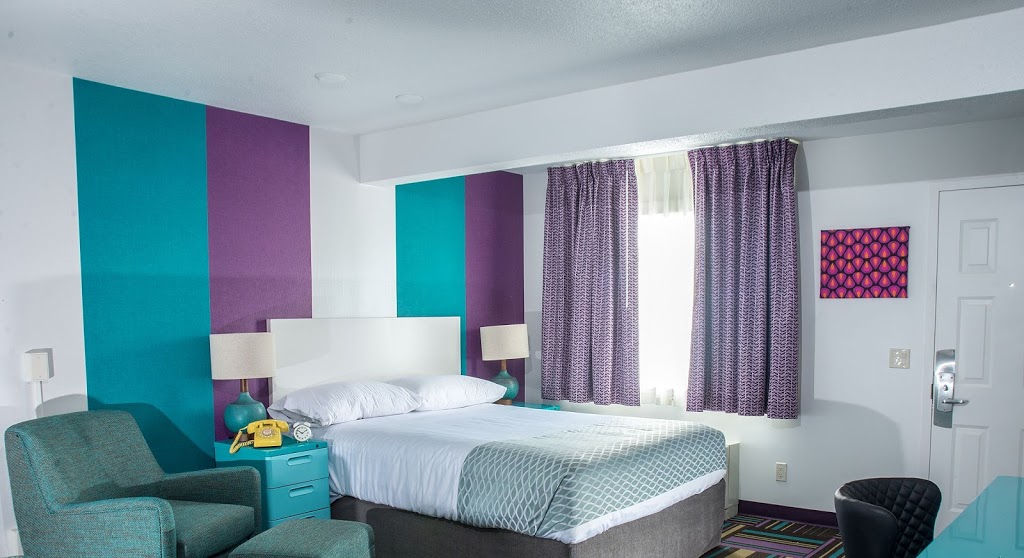 Hotel Zed Kelowna | 1627 Abbott St, Kelowna, BC V1Y 1A9, Canada | Phone: (250) 763-7771