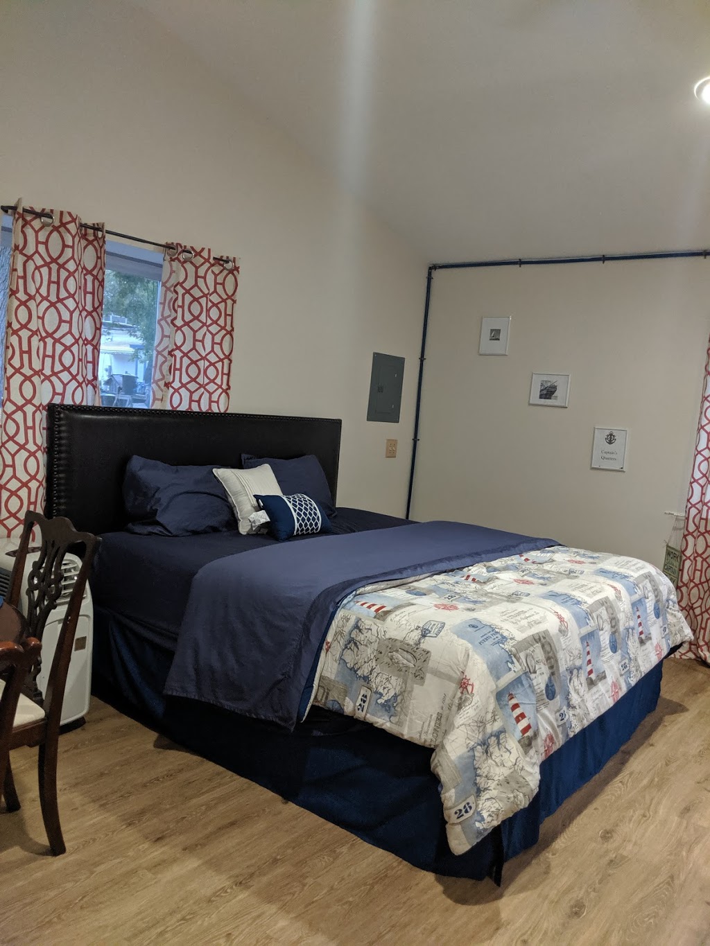 Algonac Vacation Rentals | 703 St Clair River Dr, Algonac, MI 48001, USA | Phone: (810) 580-1042