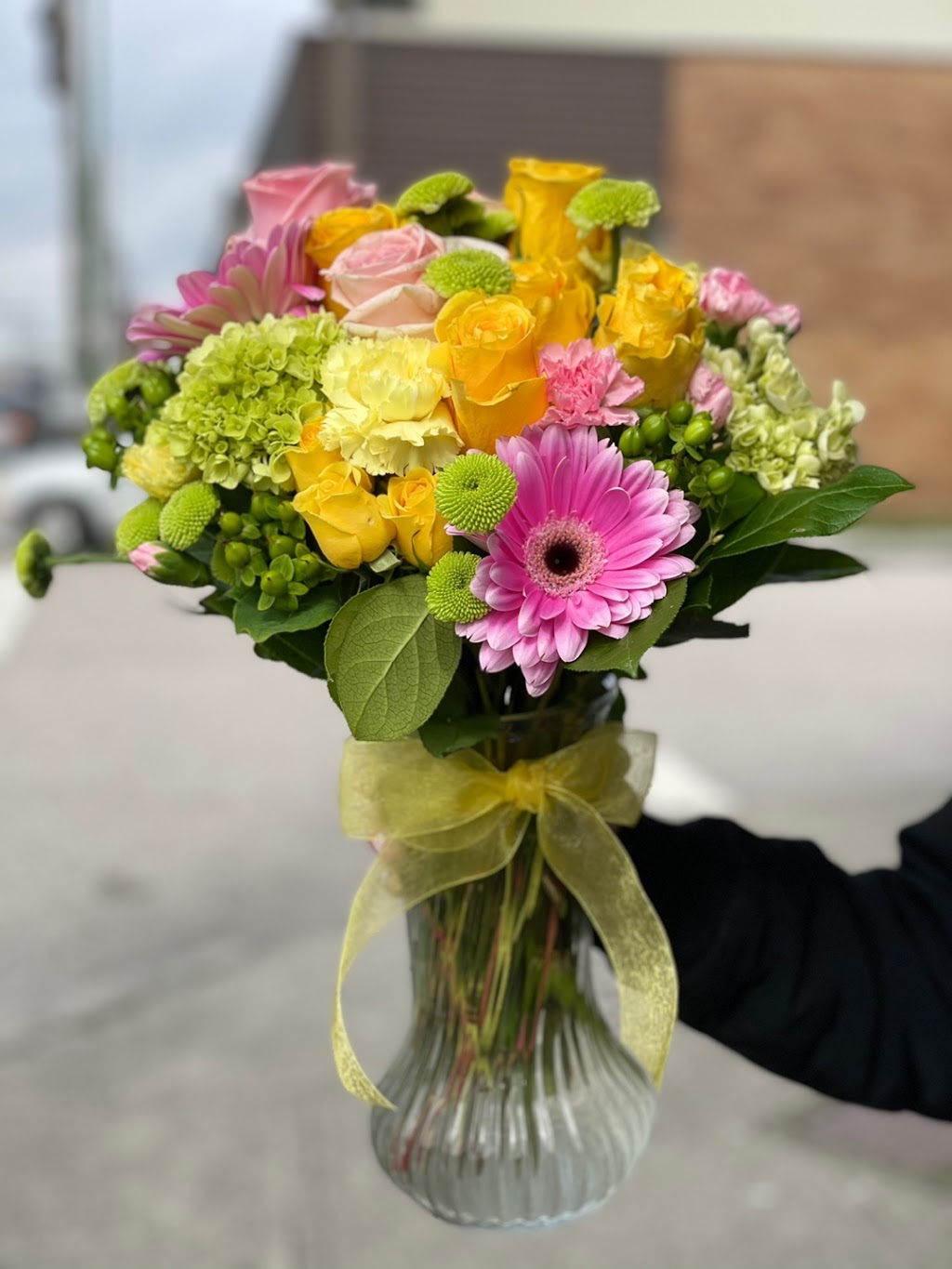 Manites Flower Shop | 7656 6th St, Burnaby, BC V3N 3M7, Canada | Phone: (604) 524-8724