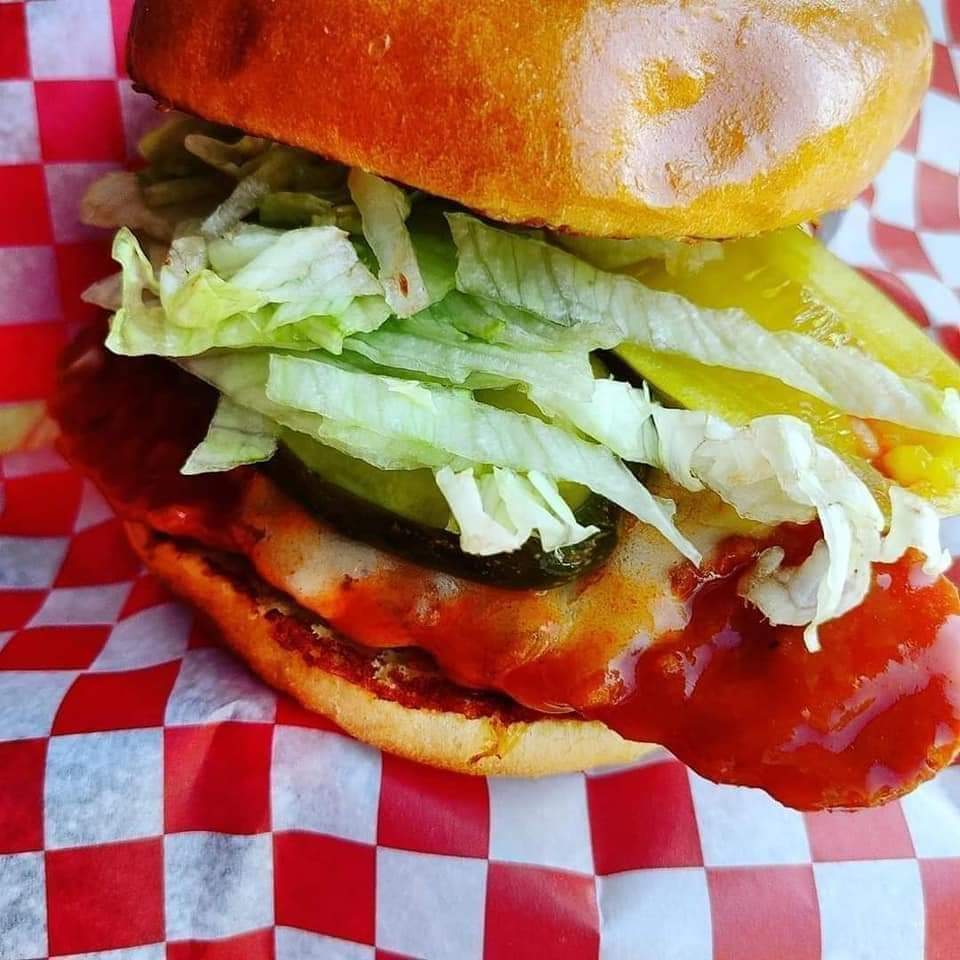 Kickin Wings | 630 Jubilee Rd, Muncey, ON N0L 1Y0, Canada | Phone: (519) 264-1960