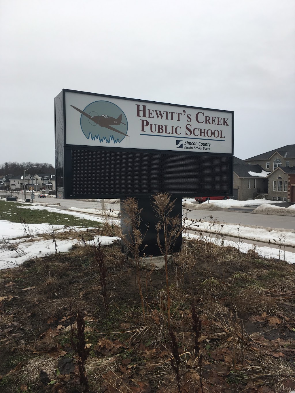 Hewitts Creek Public School | 41 Sandringham Dr, Barrie, ON L4N 0J9, Canada | Phone: (705) 728-2774