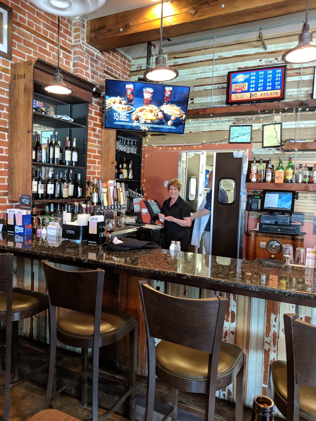 Fins Eatery & Spirits | 51006 Washington St, New Baltimore, MI 48047, USA | Phone: (586) 725-9000