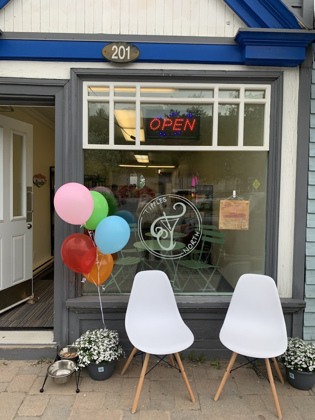 Tipples of Haliburton | 218 Highland St, Haliburton, ON K0M 1S0, Canada | Phone: (705) 457-1166