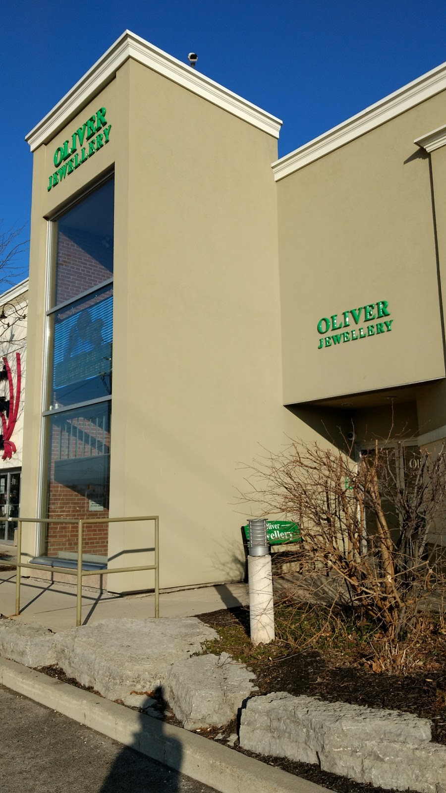 Oliver Jewellery | jewelry store | 355 Iroquois Shore Rd, Oakville, ON L6H 1M3, Canada | 2898370063 OR +1 289-837-0063