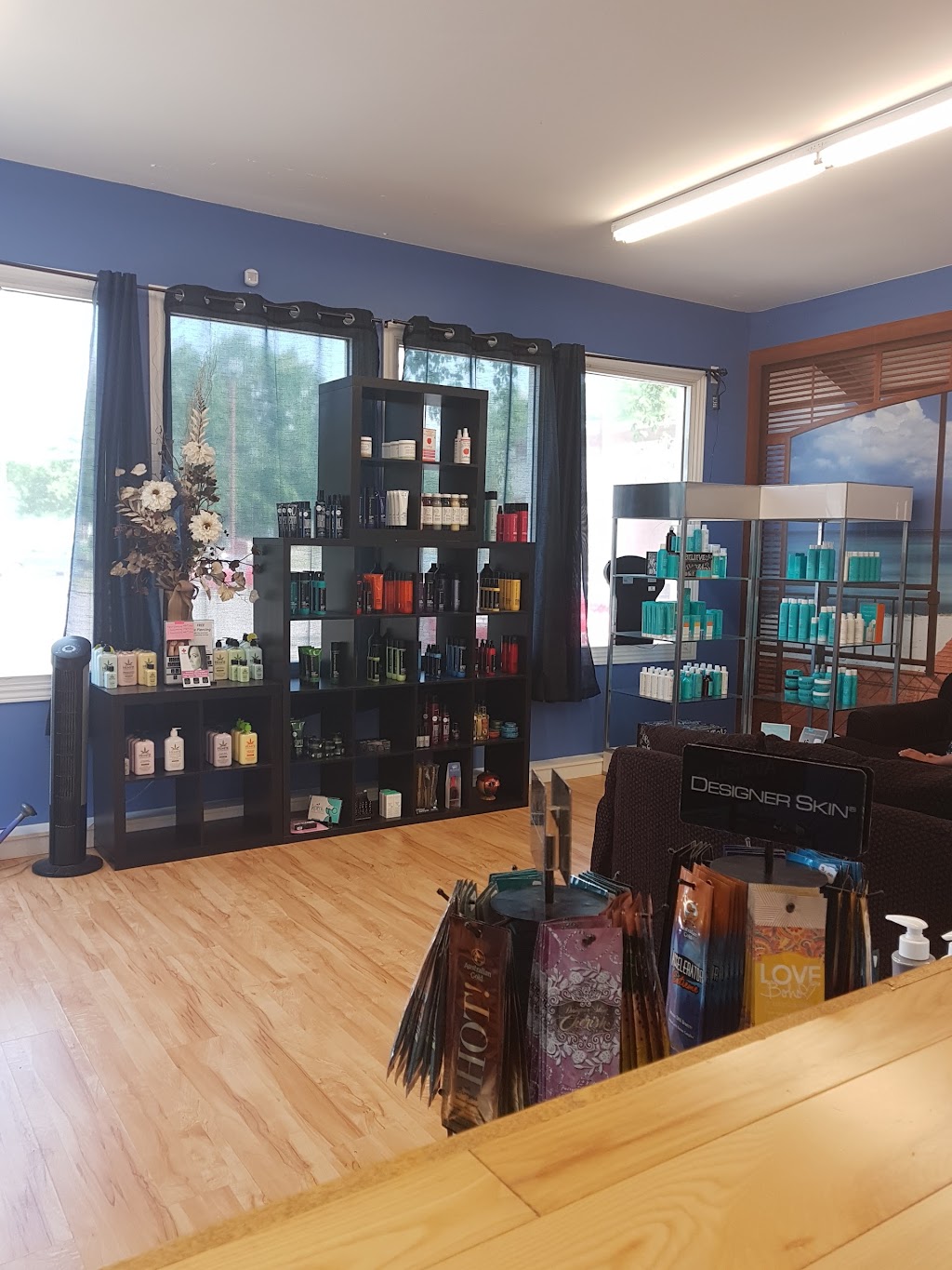 Relax With Us Tanning Salon | 579 Unit A Main St, Kingston, NS B0P 1R0, Canada | Phone: (902) 242-4400