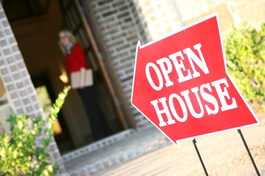 CanadianHomz | 542 Rodd Ave, Pickering, ON L1W 2B2, Canada | Phone: (416) 206-2240