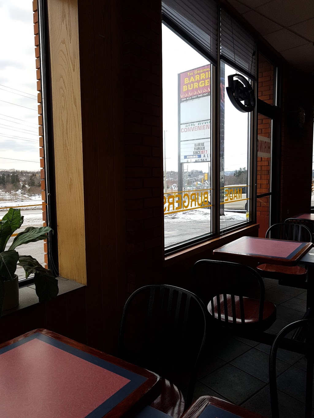 Barrie Burger | 409 Yonge St, Barrie, ON L4N 4E1, Canada | Phone: (705) 725-9700