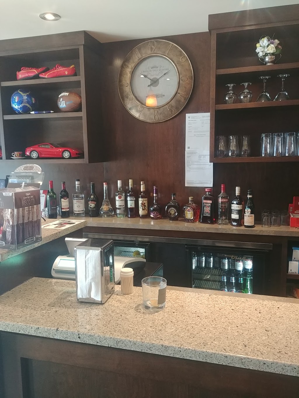 Italia Sports Café | 770 Erie St E, Windsor, ON N9A 3Y2, Canada | Phone: (226) 345-0621