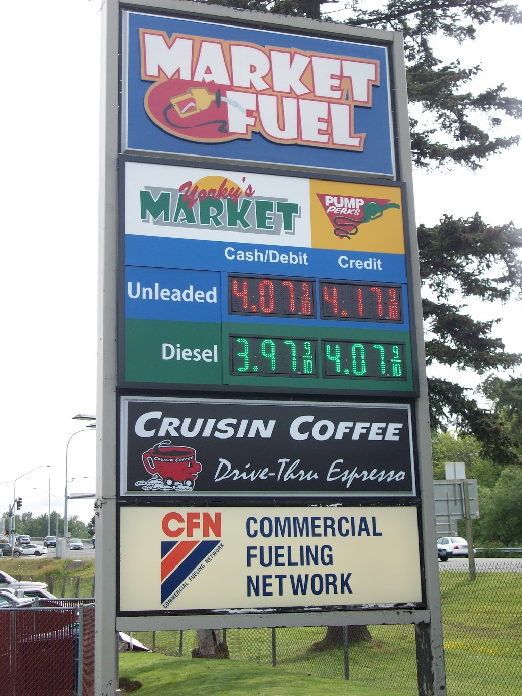 Yorkys Market - Airport | 3910 Bennett Dr, Bellingham, WA 98225, USA | Phone: (360) 733-6682