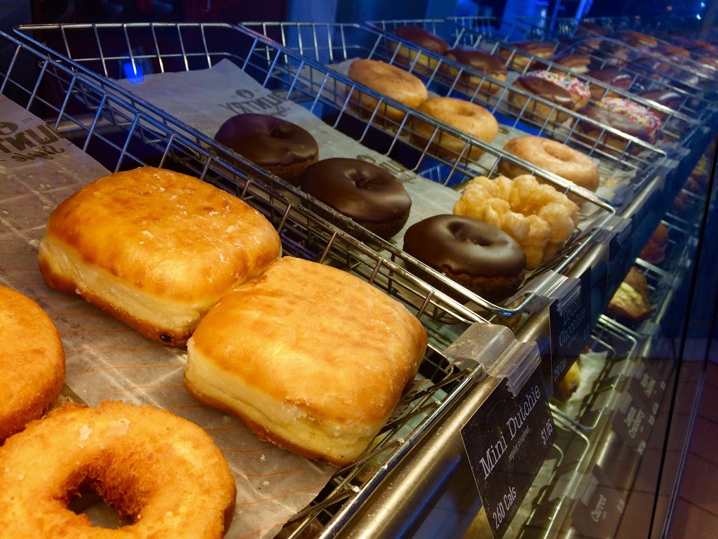 Country Style | 1708 Queen St E, Toronto, ON M4L 1G7, Canada | Phone: (416) 694-9111