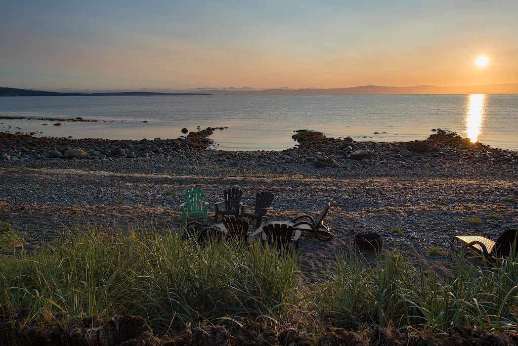 Beach Log Home | 6695 Island Hwy W, Qualicum Beach, BC V0R 1G0, Canada | Phone: (250) 757-8595