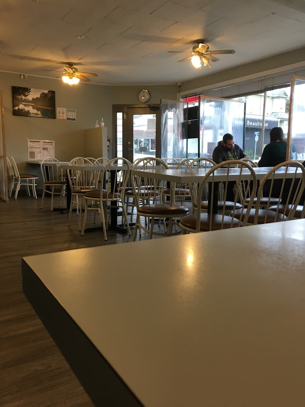 Amelia Restaurant | 640 12th St, New Westminster, BC V3M 4J4, Canada | Phone: (604) 522-3288