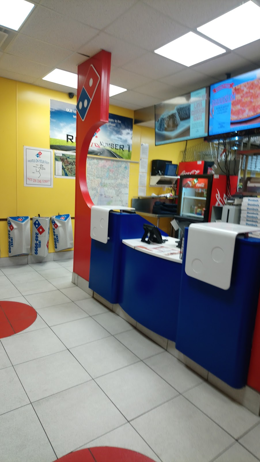 Dominos Pizza | 1800 Bank St Unit #11, Ottawa, ON K1V 0W3, Canada | Phone: (613) 249-9999