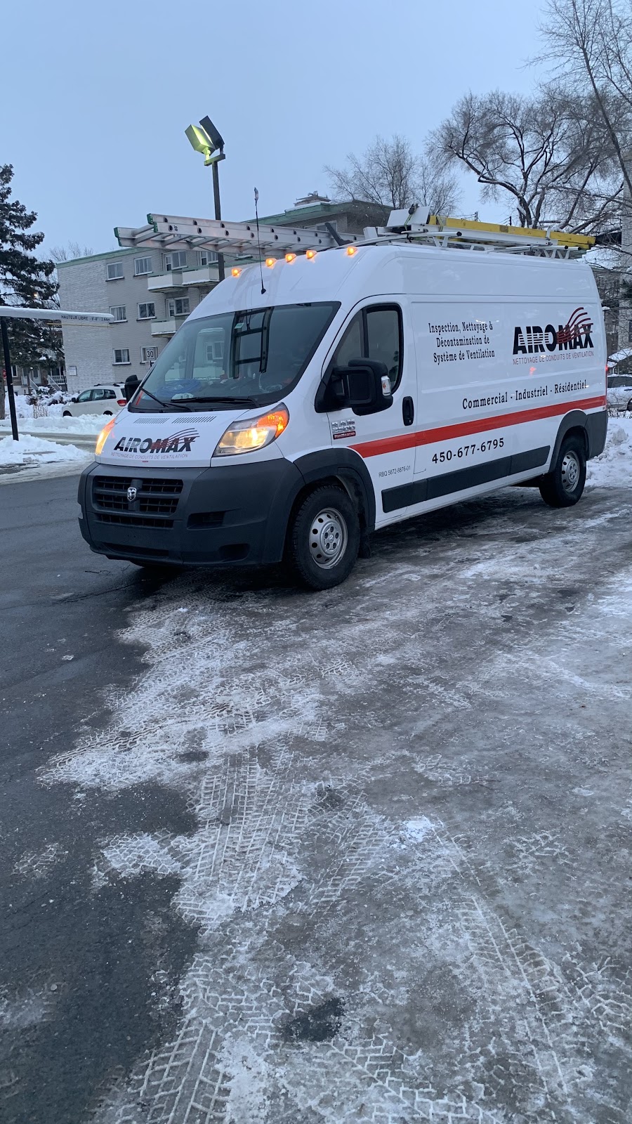 Airomax nettoyage de systèmes de ventilation | 565 Bd Lionel-Boulet local c, Varennes, QC J3X 1P7, Canada | Phone: (450) 677-6795