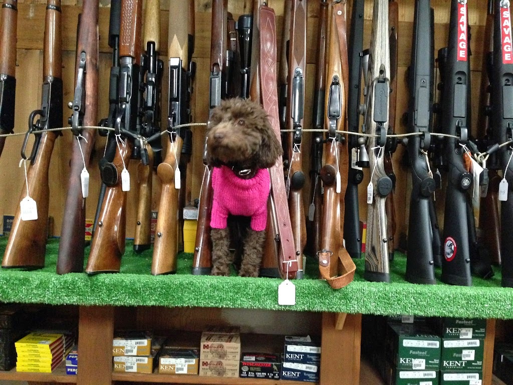 Lauzon Chasse Et Pêche | 69 Grand Boulevard, LÎle-Perrot, QC J7V 4W4, Canada | Phone: (514) 453-5018