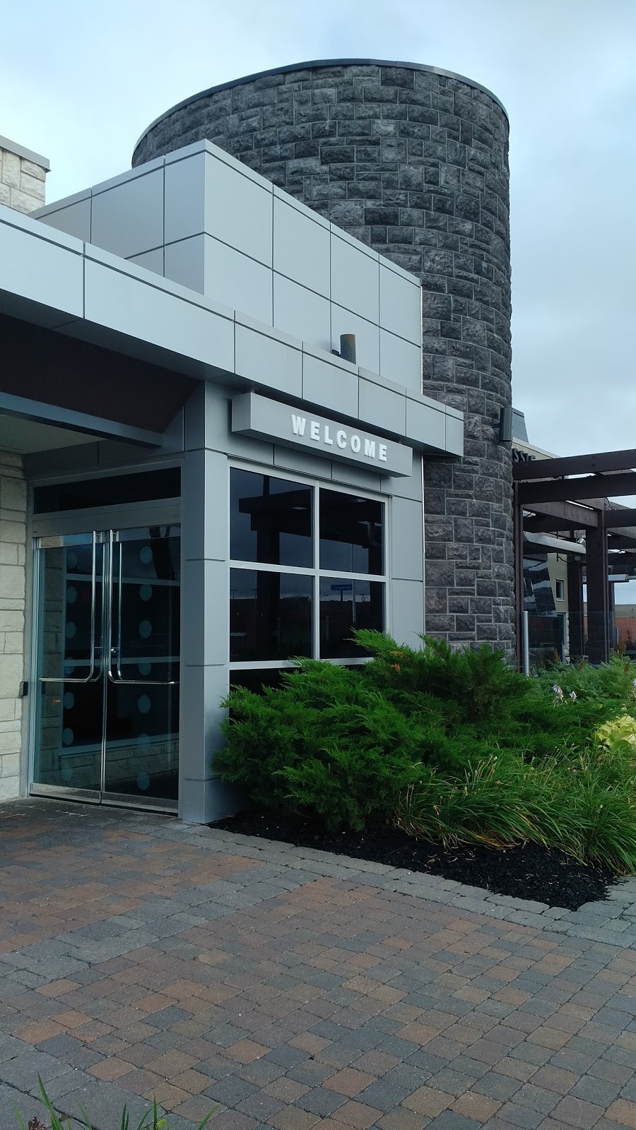 Moxies Grill & Bar | 9 Countryview Dr, Dartmouth, NS B3B 0G4, Canada | Phone: (902) 406-0044