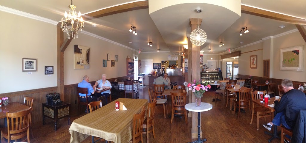 Little Beetle Bistro | 44489 S Sumas Rd, Chilliwack, BC V2R 4B7, Canada | Phone: (604) 846-5528