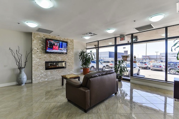 NU Hotel | 6465 Airport Rd, Mississauga, ON L4V 1E4, Canada | Phone: (905) 612-1119