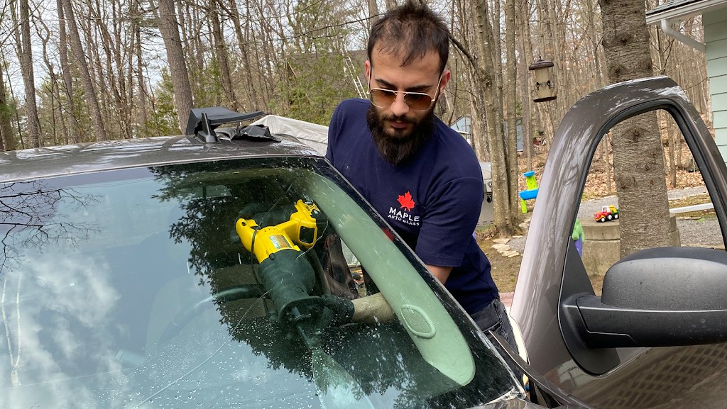 Maple Auto Glass Peterborough | 1123 Water St, Peterborough, ON K9H 3P7, Canada | Phone: (705) 927-8717