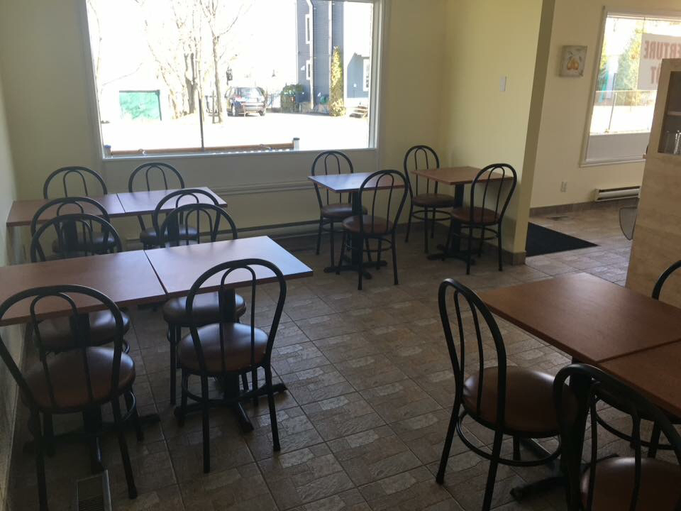 Restaurant Le St-Marc | 709 Rue Richelieu, Saint-Marc-sur-Richelieu, QC J0L 2E0, Canada | Phone: (450) 709-3339