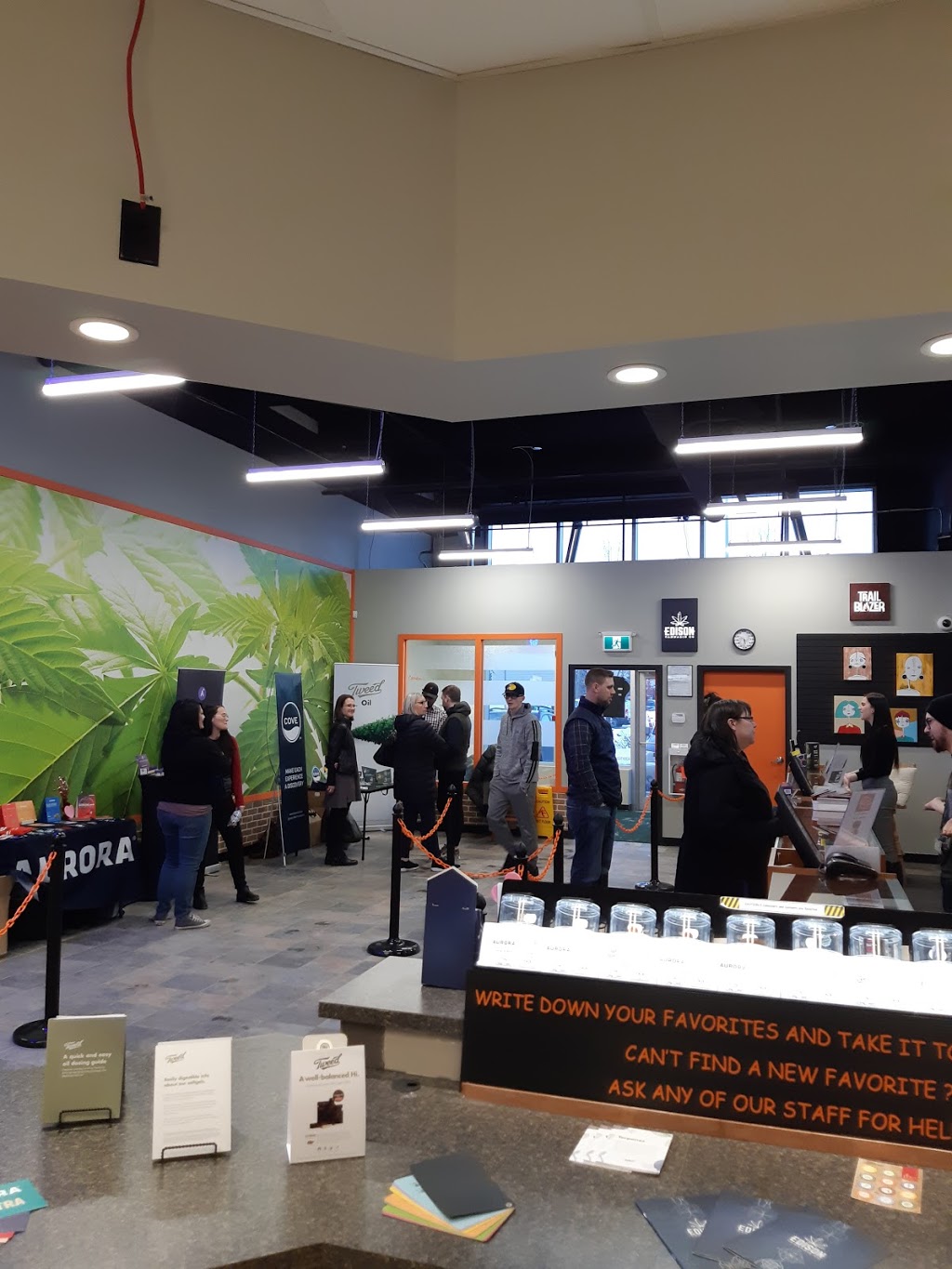 Mind-Full The Cannabis Store Yellowhead | 14821 Yellowhead Trail, Edmonton, AB T5L 3C4, Canada | Phone: (780) 244-2837