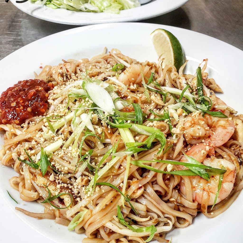 Bamboo Hut Southeast Asian Cuisine | 5052 46 St, Sylvan Lake, AB T4S 1C3, Canada | Phone: (403) 864-2488