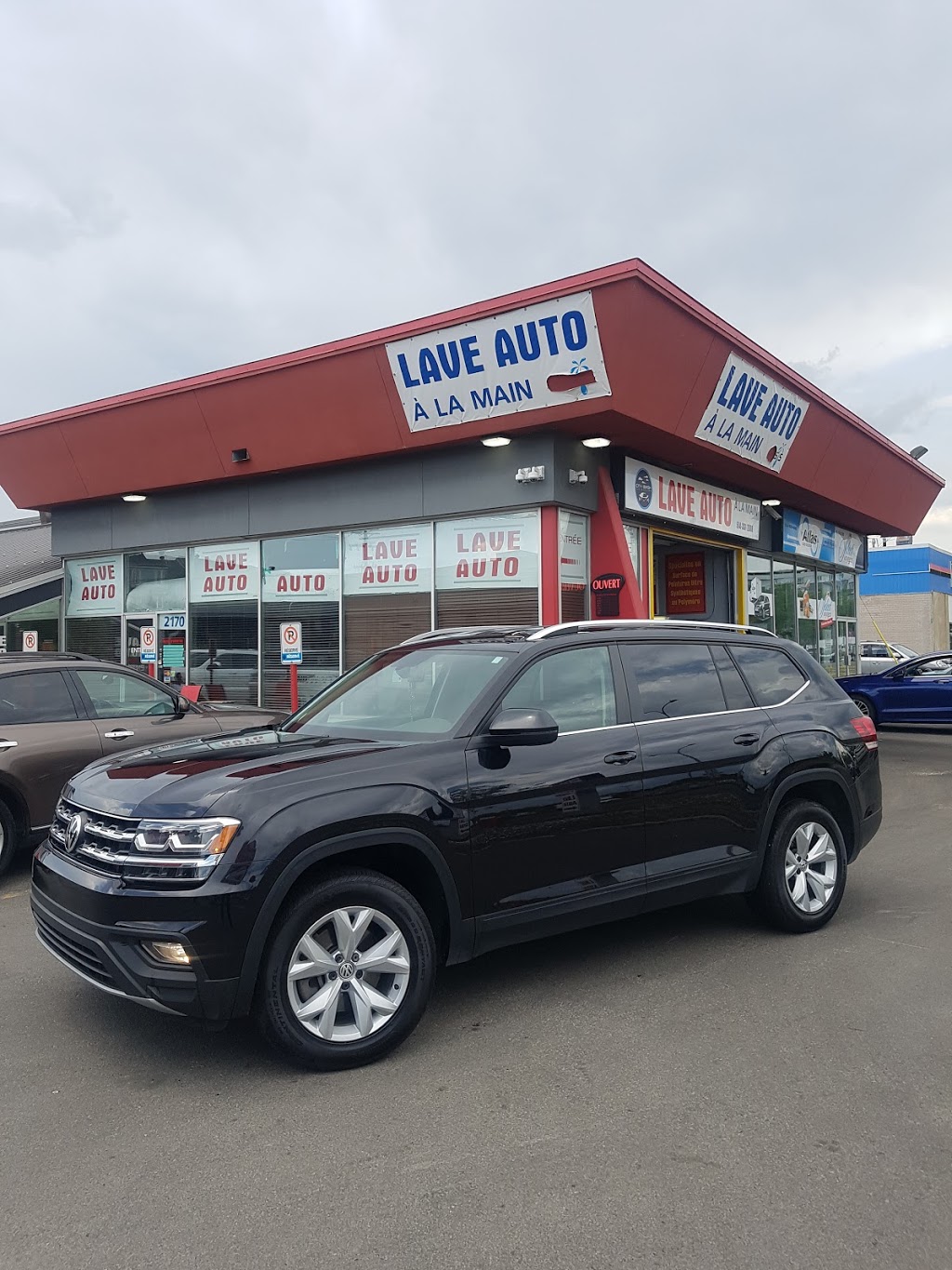 Citywash | 2170 Boulevard Marcel-Laurin, Saint-Laurent, QC H4R 1K2, Canada | Phone: (514) 419-1100