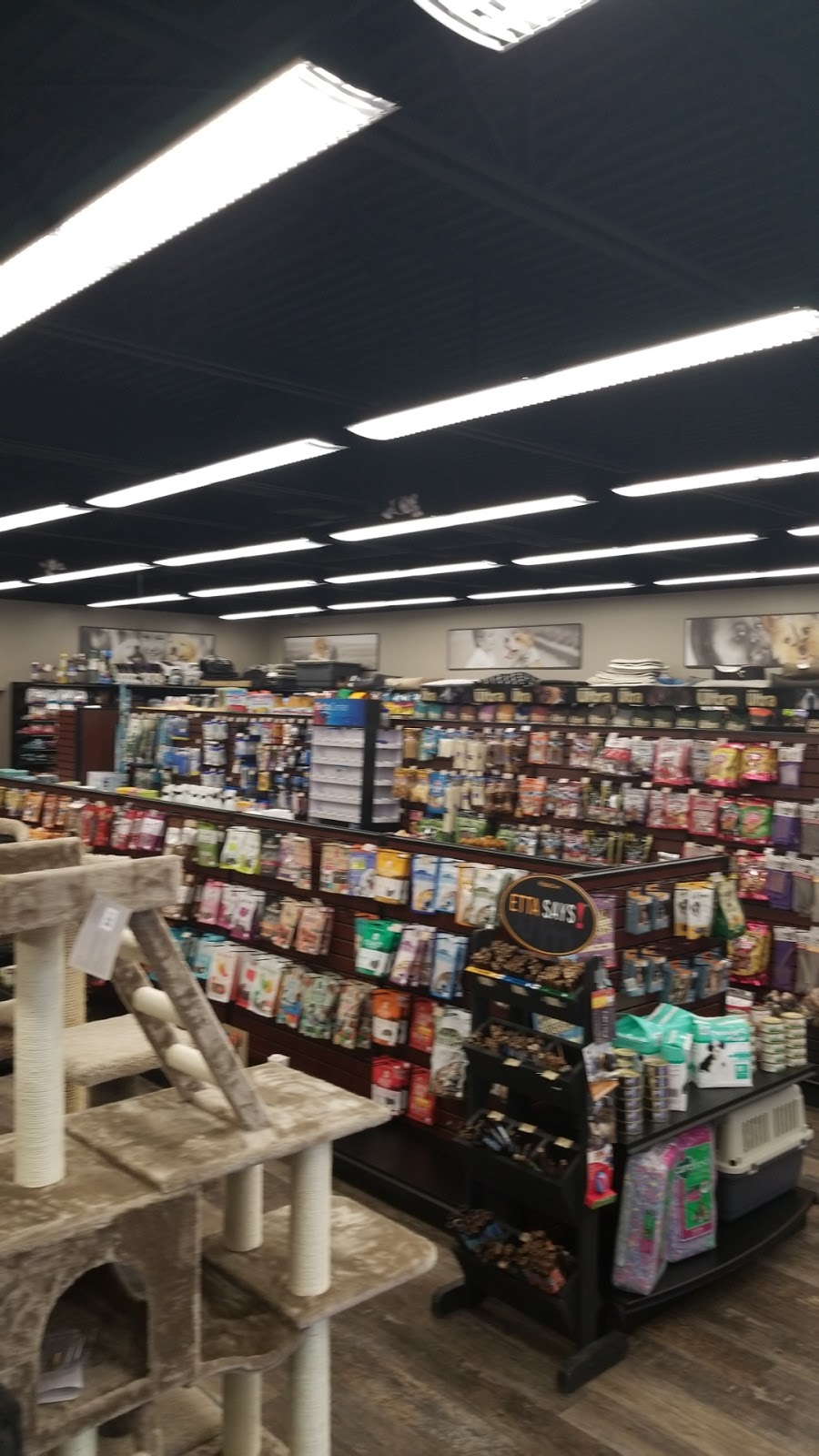 Pet Valu | 1556 Huron Church Rd, Windsor, ON N9C 3Z3, Canada | Phone: (519) 253-7389