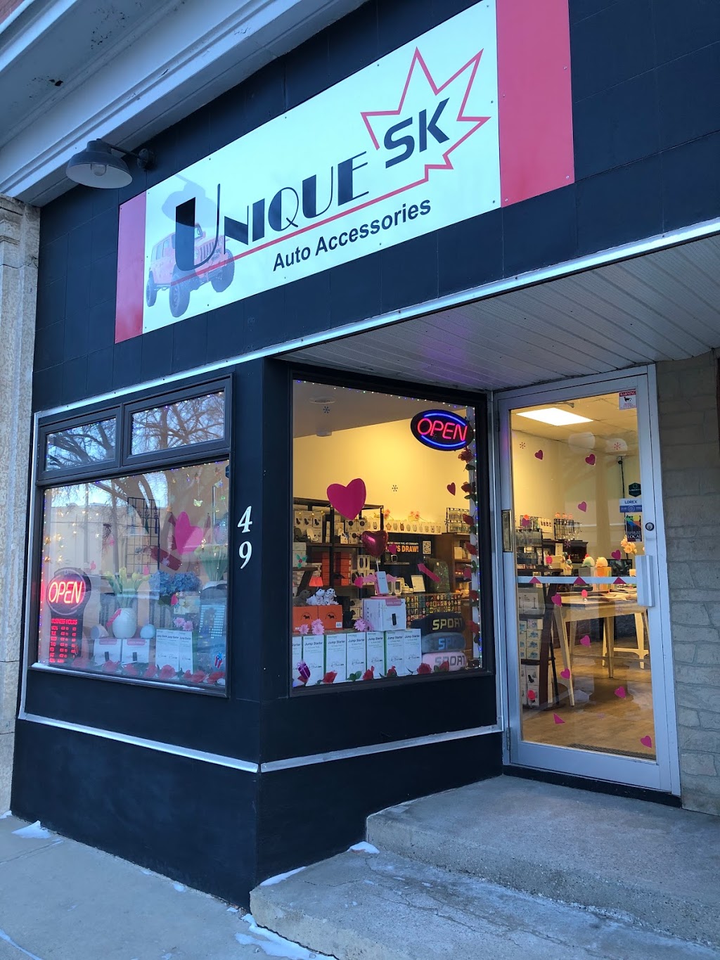 UNIQUE SK | 49 High St W, Moose Jaw, SK S6H 1S4, Canada | Phone: (306) 684-9888