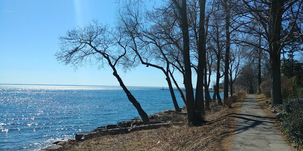 Dingle Park | 240 Front St, Oakville, ON L6J 1A2, Canada