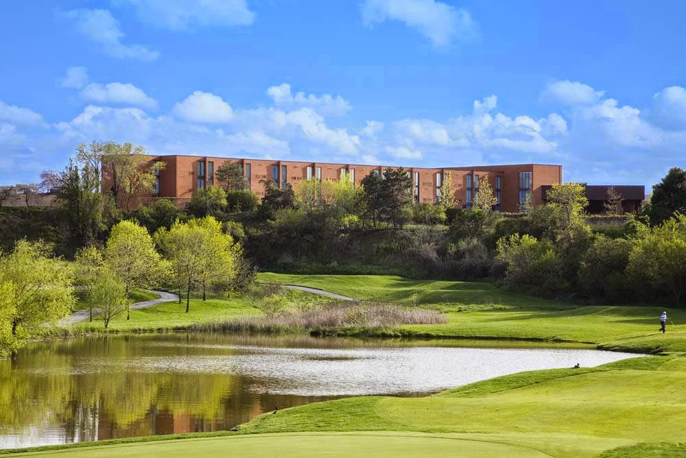 Hotel Carlingview Toronto Airport | 221 Carlingview Dr, Etobicoke, ON M9W 5E8, Canada | Phone: (416) 675-3303
